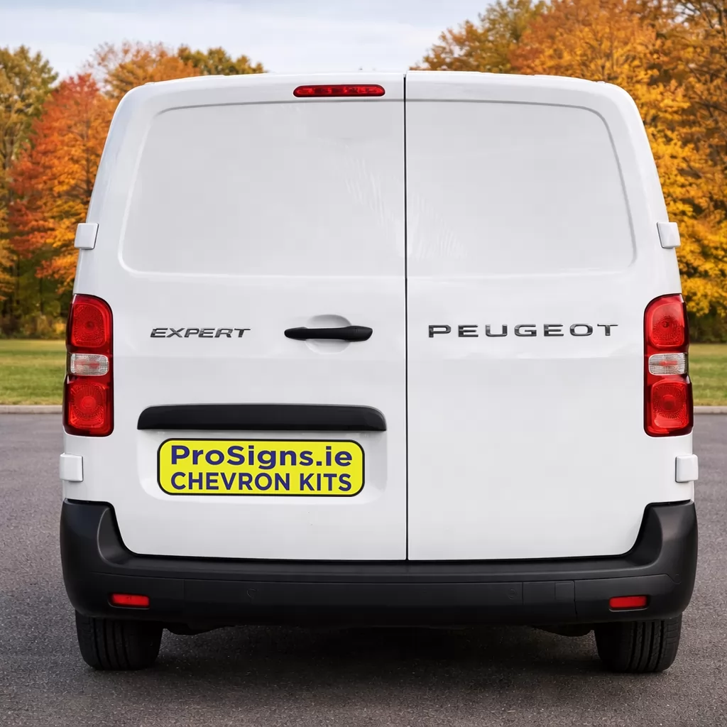 Peugeot Expert 2017–Present rear view van (double rear doors)
